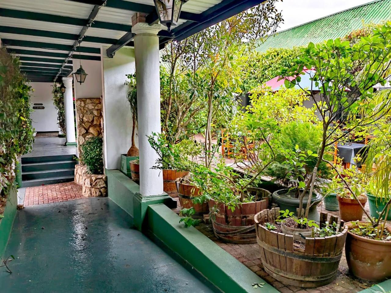Albertinia Hotel Exterior foto